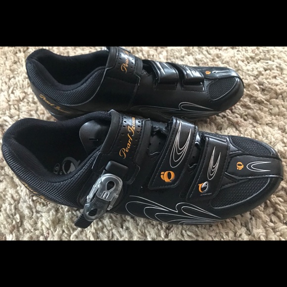 Pearl Izumi cycling shoes—size 43 Euro or US 10 - Picture 2 of 5
